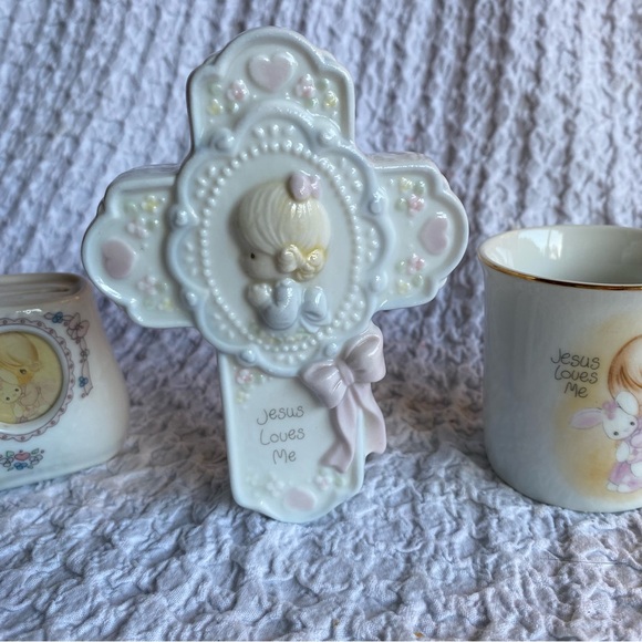 Vintage Enesco Precious Moments night lite Jesus Loves me figurine lot - Picture 2 of 13